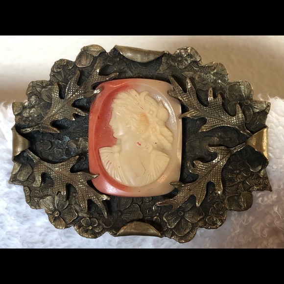 Vintage Jewelry - *PRICE DROP * Vintage Cameo Brooch